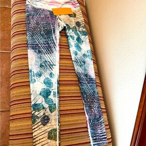 New With Tags Niyama Sol Tropic Like It's Hot Leggings